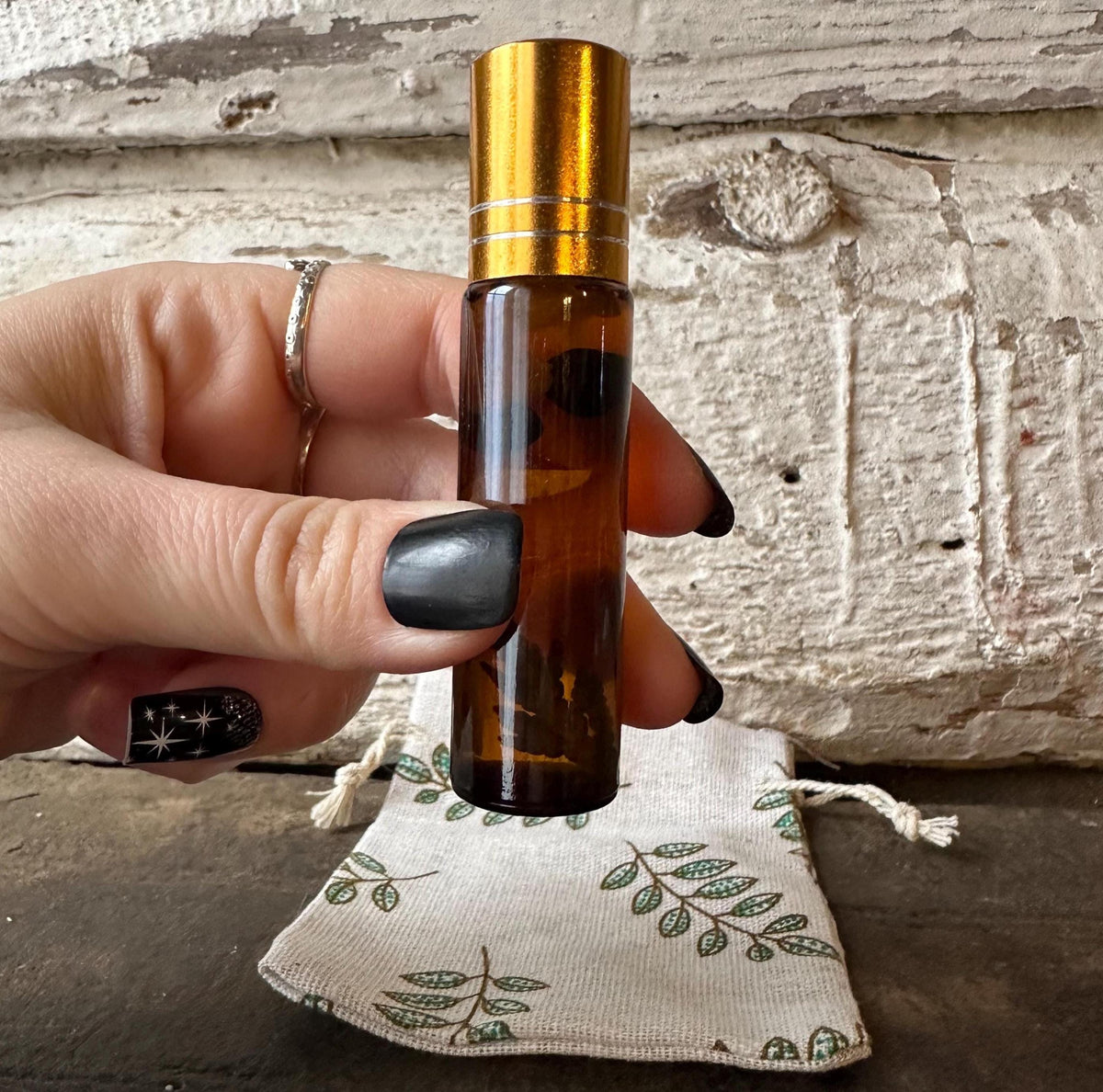 Come Back To Earth Grounding Oil Roller