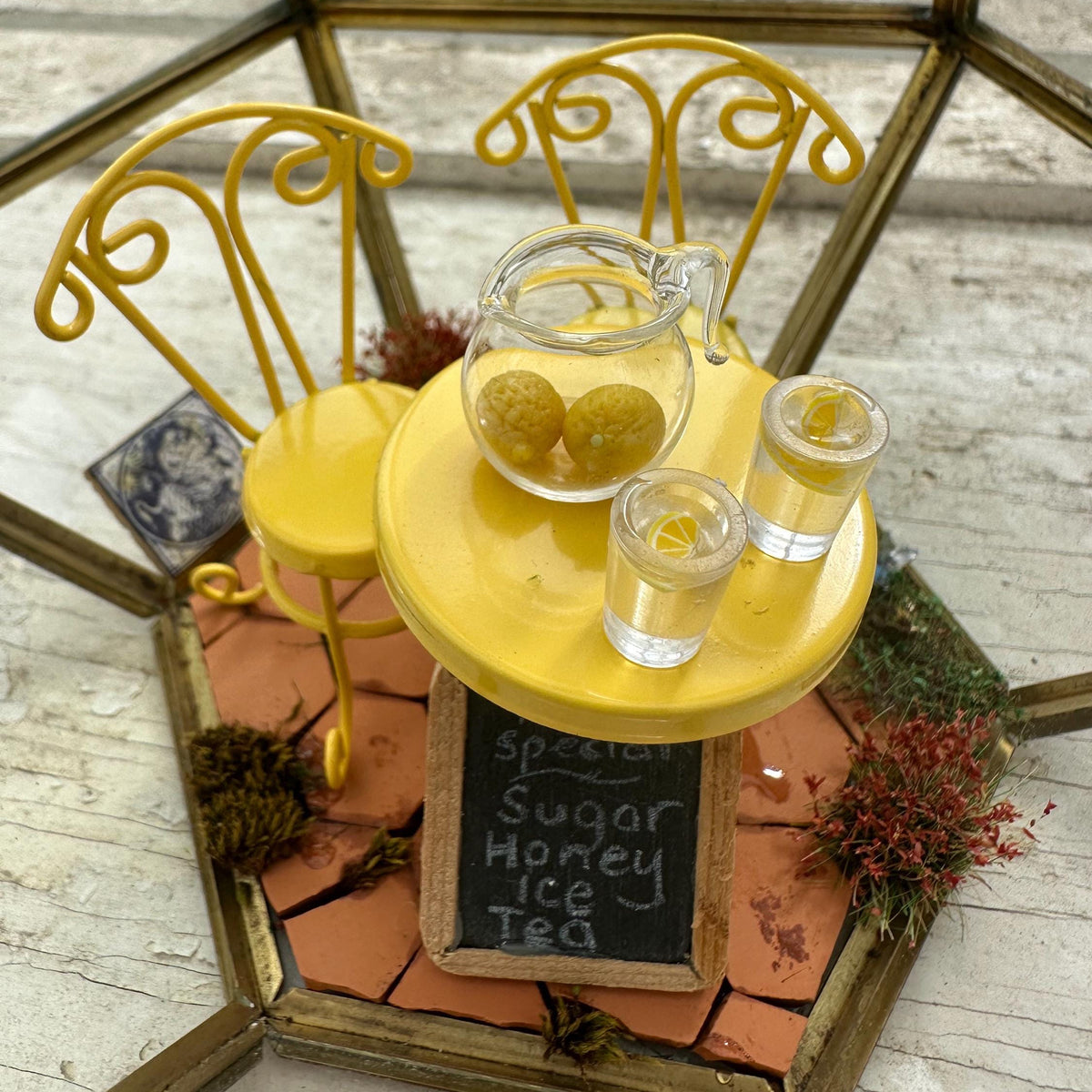 Miniature Greenhouse – Tiny Café