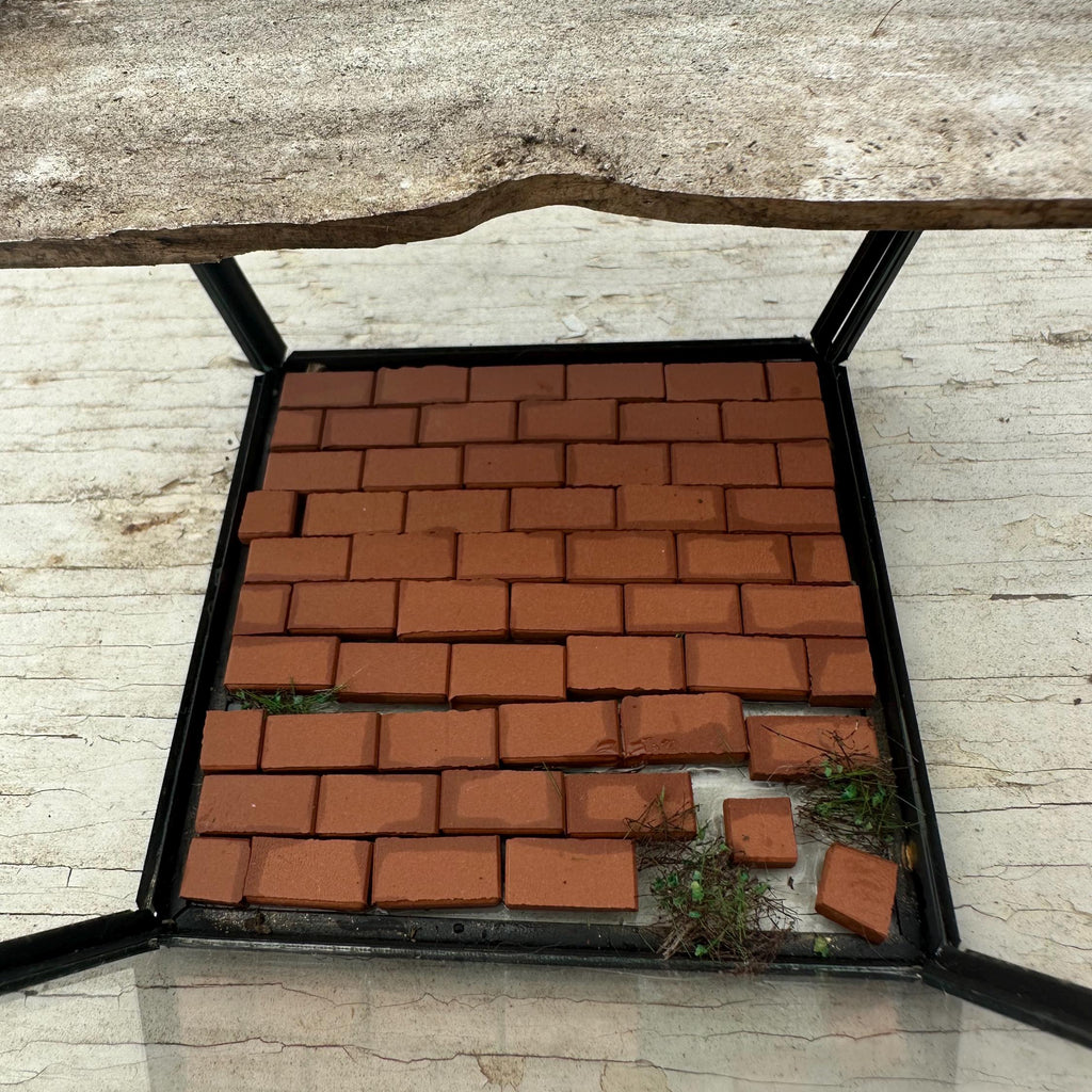 Miniature Greenhouse – Potting Shed