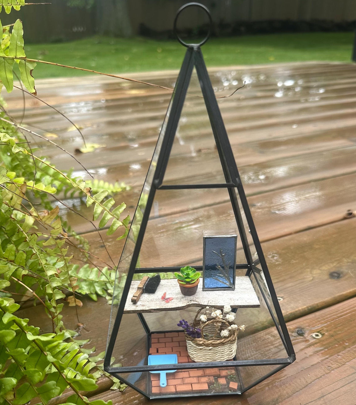 Miniature Greenhouse – Potting Shed