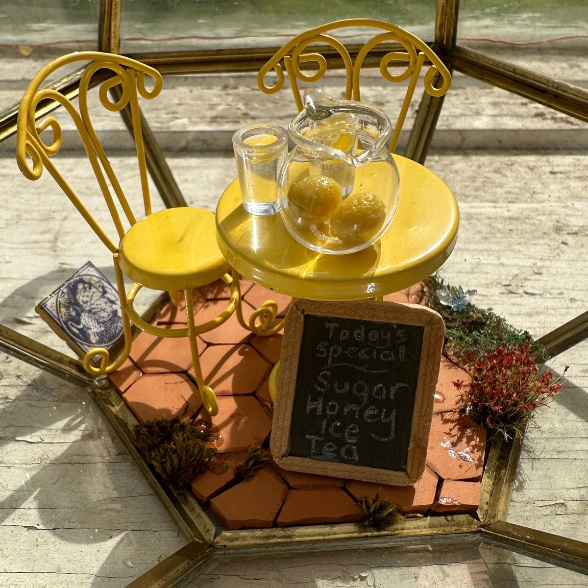 Miniature Greenhouse – Tiny Café